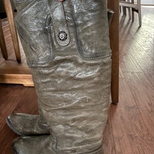Size 6 Frye leather boots